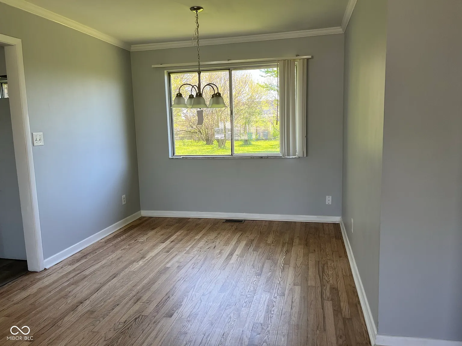 3 bed, 1.5 bath, 1272 sqft, $2,100 — Photo 3