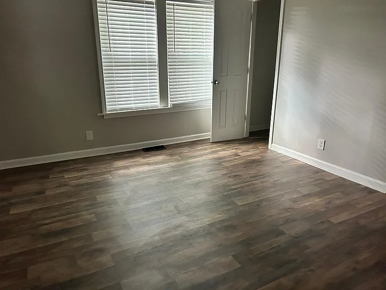 5004 Pat Mell Pl SE — Photo 8