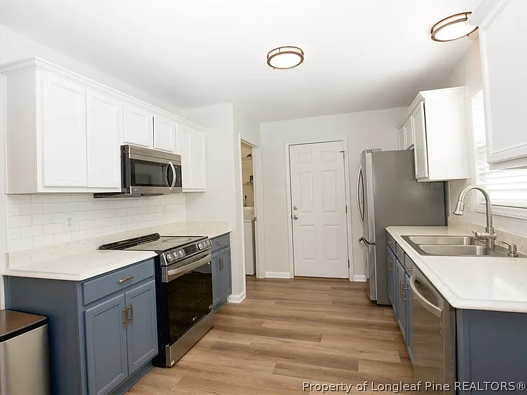 112 Raymond St — Photo 10