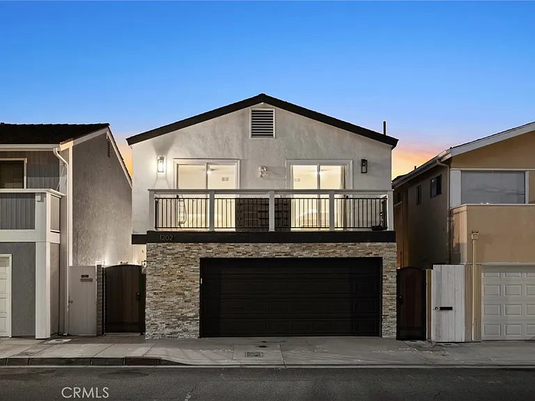 1202 E Balboa Blvd — Photo 28