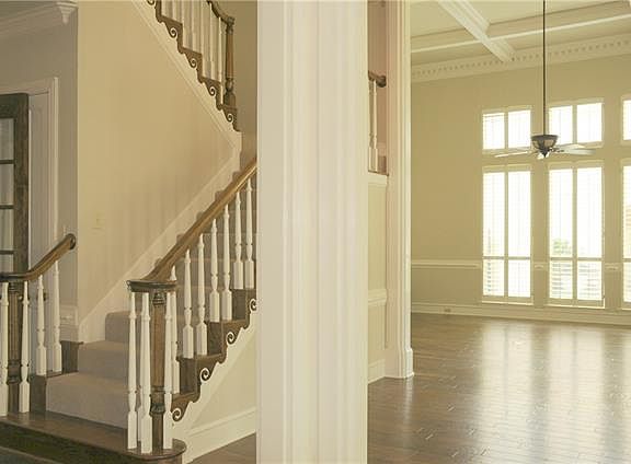 5th image of 4609 Green Oaks Dr