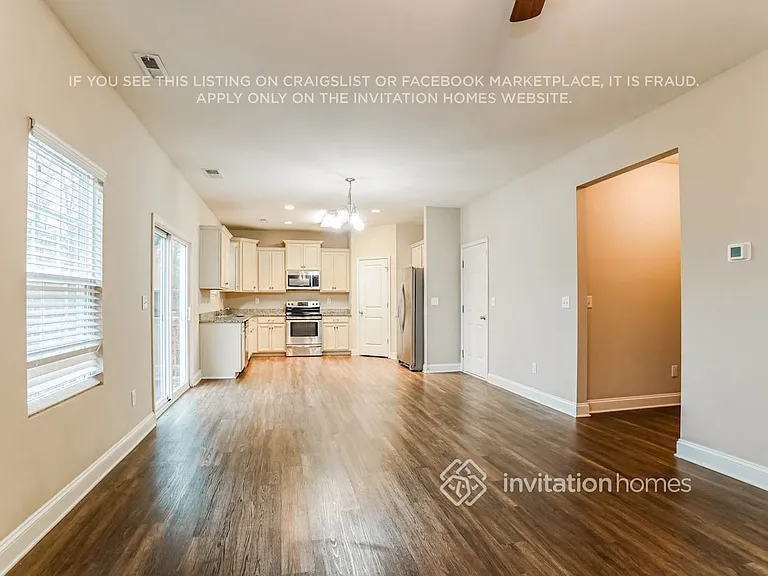5626 Colonial Garden Dr — Photo 6