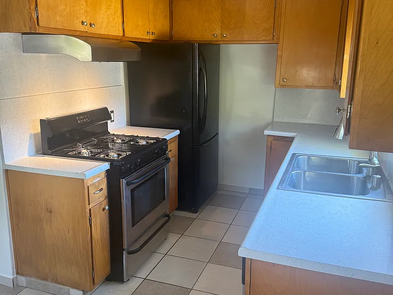 1620 N Avenue 55 — Photo 17
