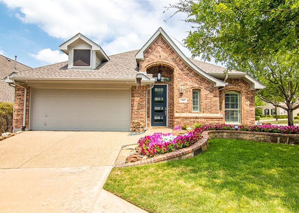 1st image of 707 Pelican Hills Dr