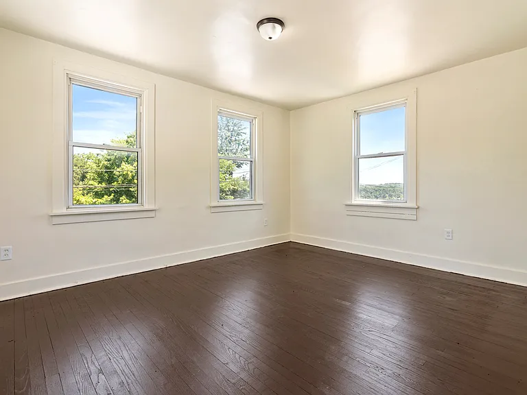 15 Shaw Avenue_14_06102026
