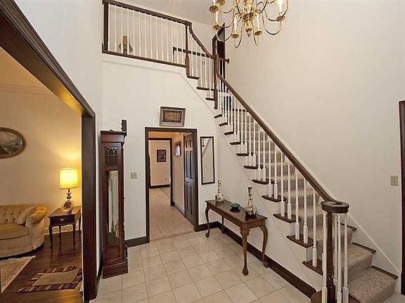 2nd image of 111 Dogwood Ln