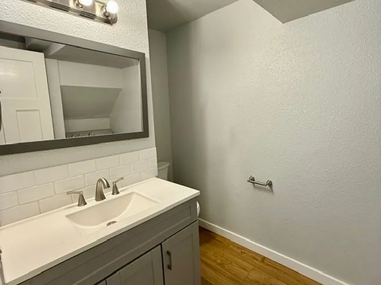 694 SE Centennial St — Photo 3