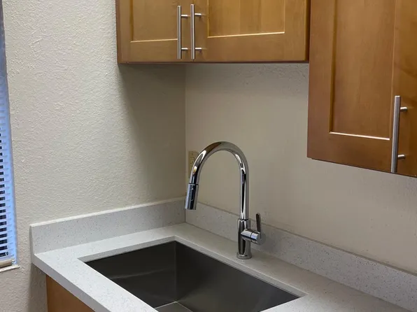 22 5th St NW #B, Auburn, WA 98001