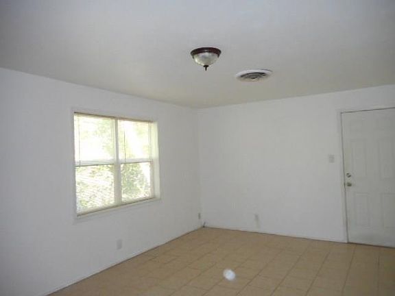 2nd image of 506 Main St