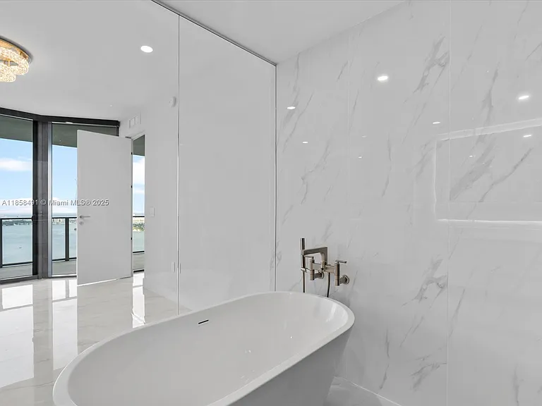 700 NE 24th St #4906 — Photo 22