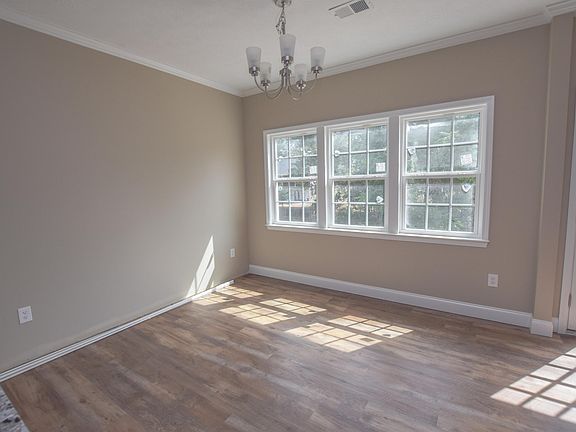 4th image of 91 Trailwood Avenue
