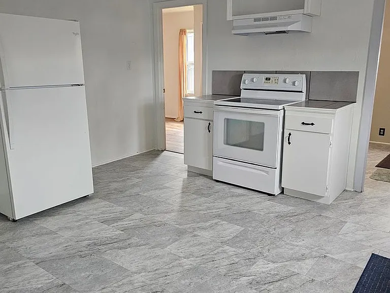 1420 Gleason Ave — Photo 6