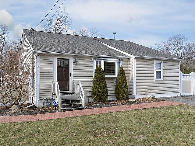 1st image of 12 Halesite Dr