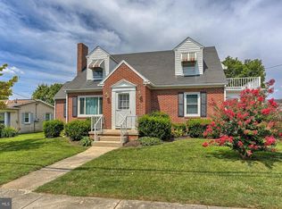 37 Maple Ave, Hanover, PA 17331