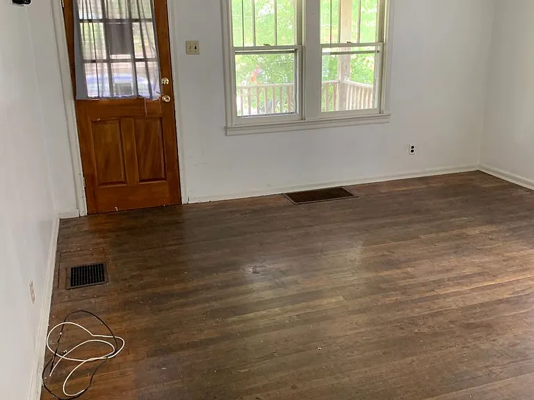 524 S Washington St — Photo 3
