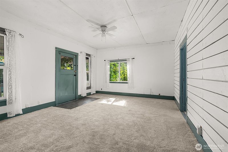 5th image of 307 S 1st Street