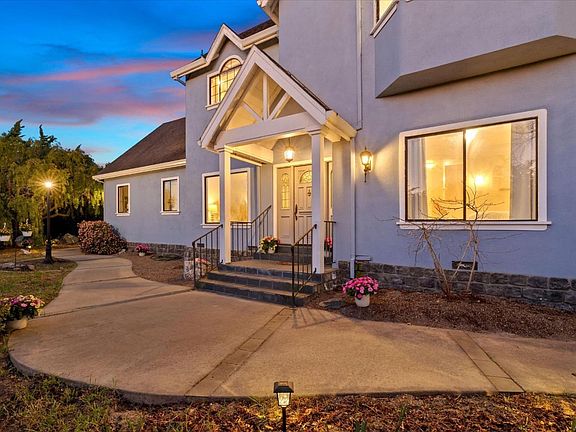 5th image of 19350 El Cerro Way