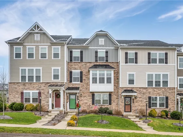 1004 Adair Ave, Valencia, PA 16059