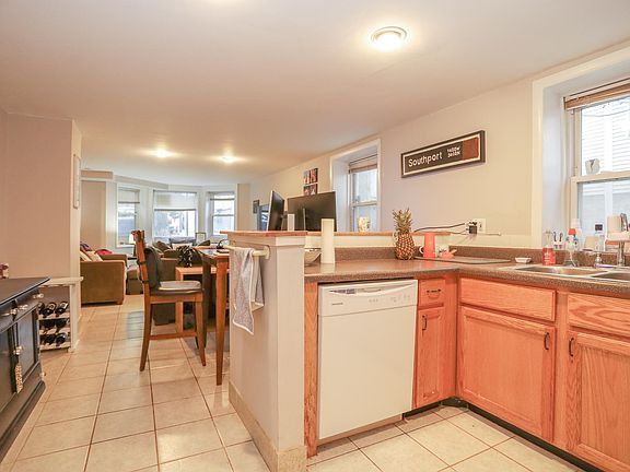 4th image of 1110 W Newport Ave #316