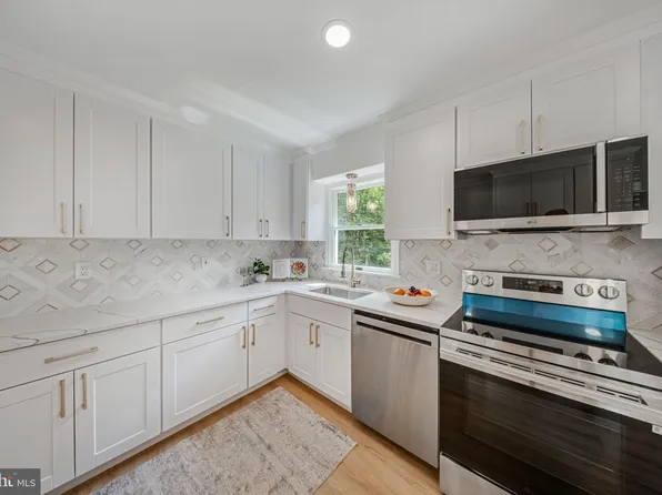 2406 Timbercrest Dr, District Heights, MD 20747