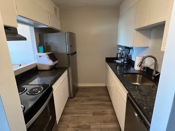 62 Centre St #7B, Brookline, MA 02446