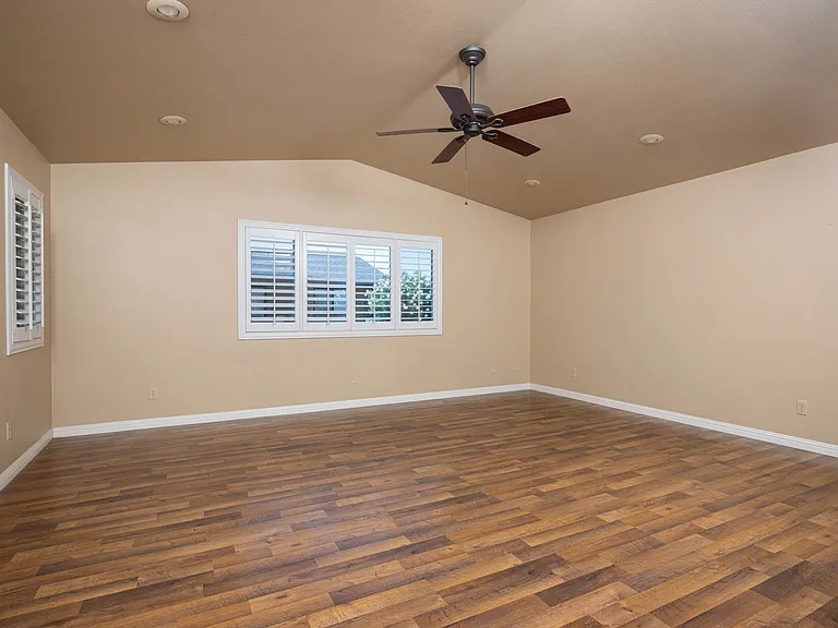 4613 E Escondido Ave — Photo 5