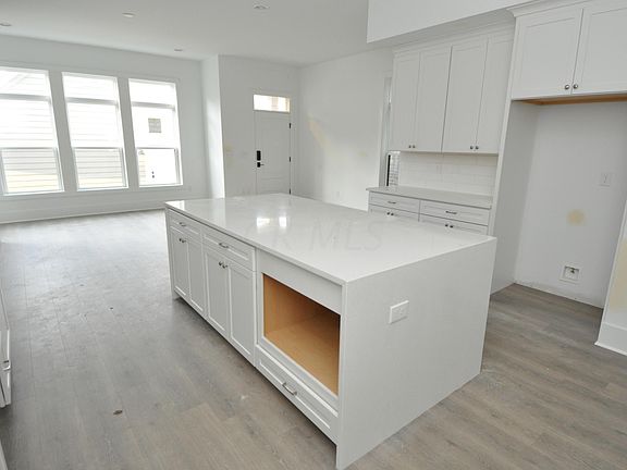 5th image of 942 W 1st Ave Lot 73