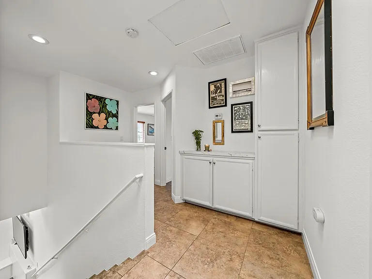 978 Elm Ave — Photo 31