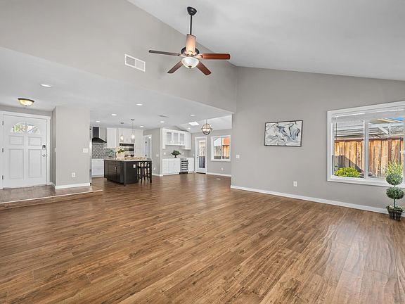 3rd image of 13921 Olive Mesa Ct