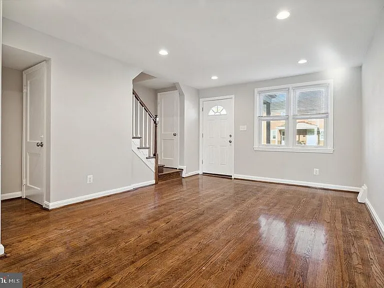 413 Rogers Ave — Photo 4