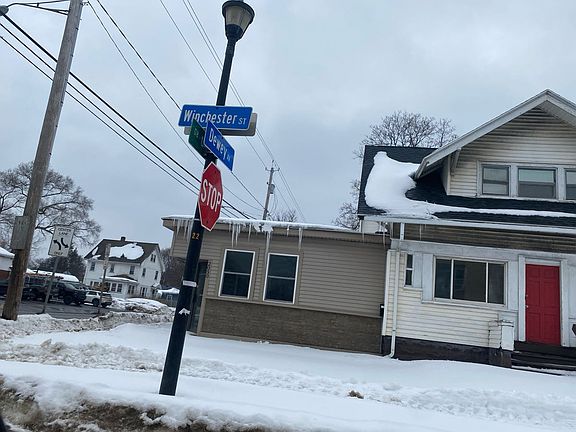 4th image of 254 Winchester St