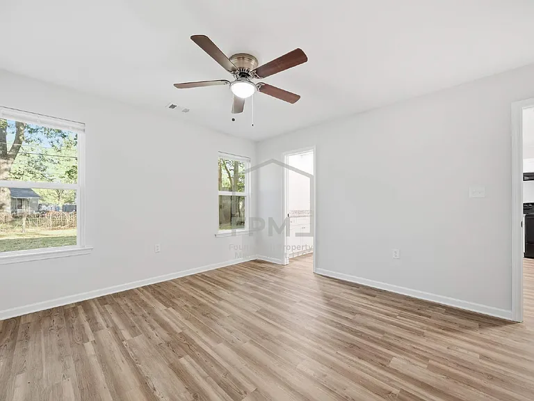 349 N Worthington Dr — Photo 9