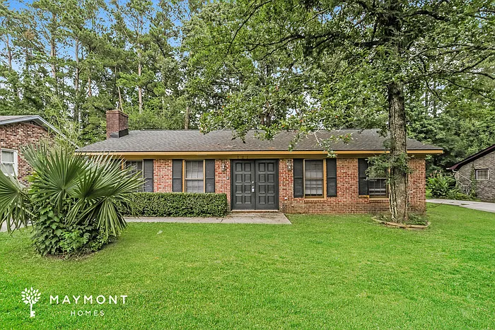 121 Beverly Dr — Photo 1
