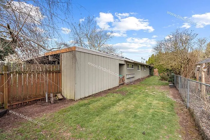 7040 N Carey Blvd — Photo 4
