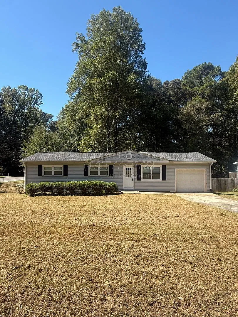3 bed, 1.0 bath, 1056 sqft, $1,850 — Photo 1