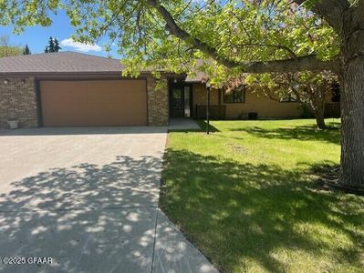 311 18th Ave SE, Devils Lake, ND, 58301