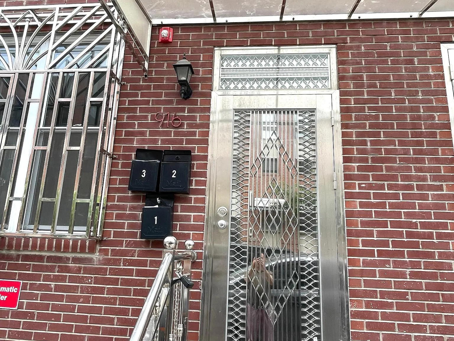 2 bed, $1,400 — Photo 2