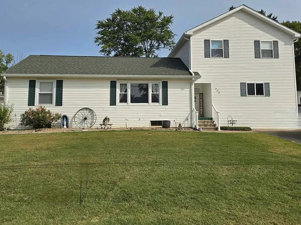 706 Brett Cabel Rd, Washington, IN 47501