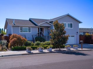 1934 San Marcos Dr, Santa Rosa, CA 95403