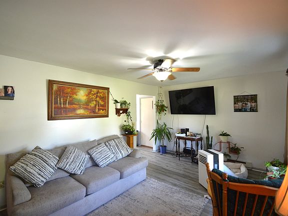 4th image of 1506 E Dowling St