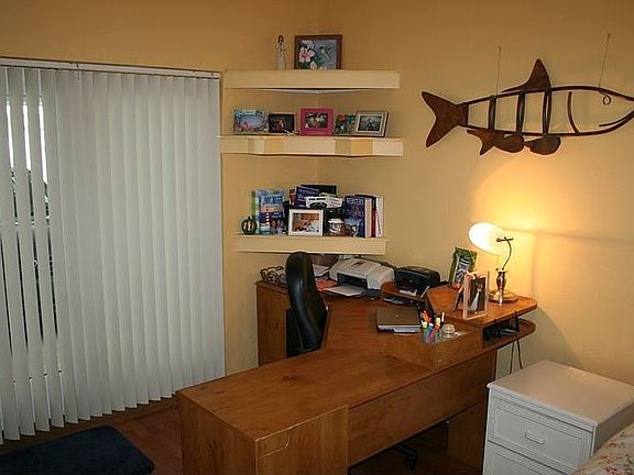 4th image of 720 46th Ave N