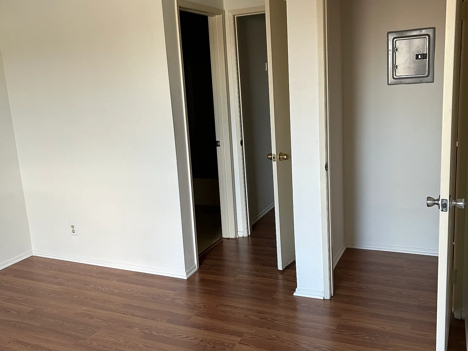 1020 Redondo Ave — Photo 4