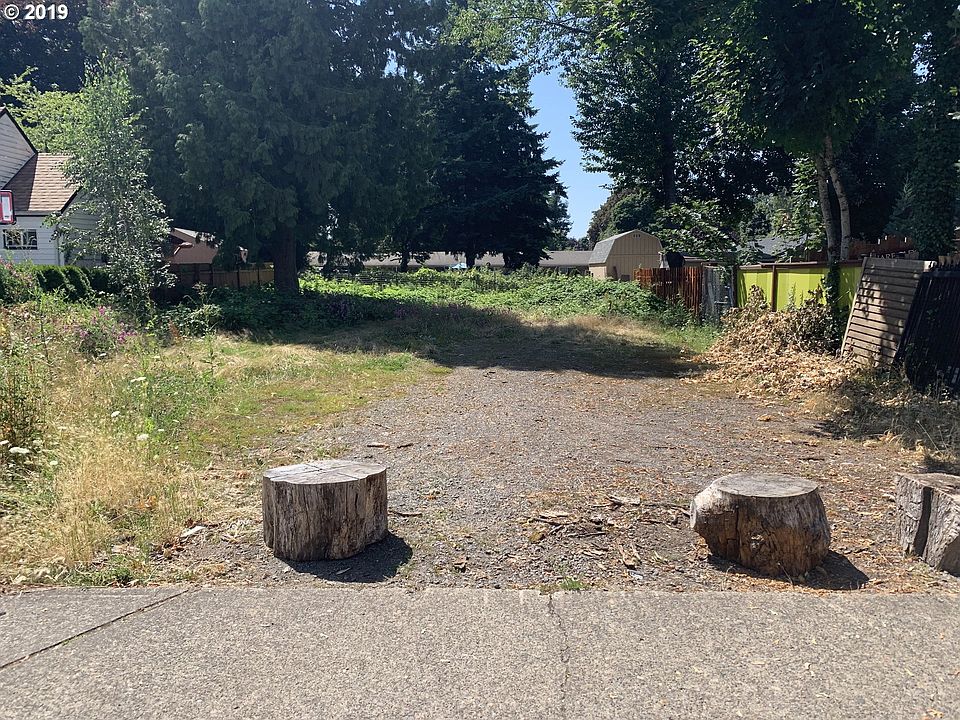 2nd image of 1239 N Main Ave