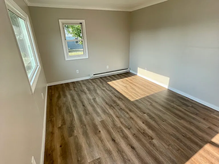 909 36th St SE — Photo 3