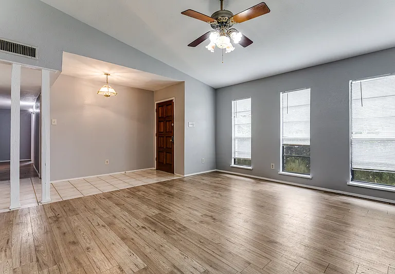 7504 Portman Ave — Photo 3