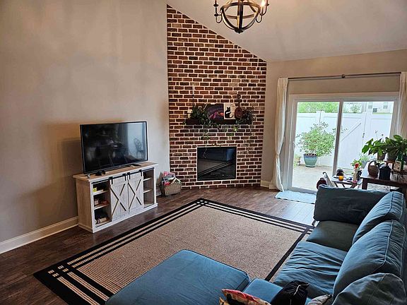 5th image of 3508 Pershing Dr
