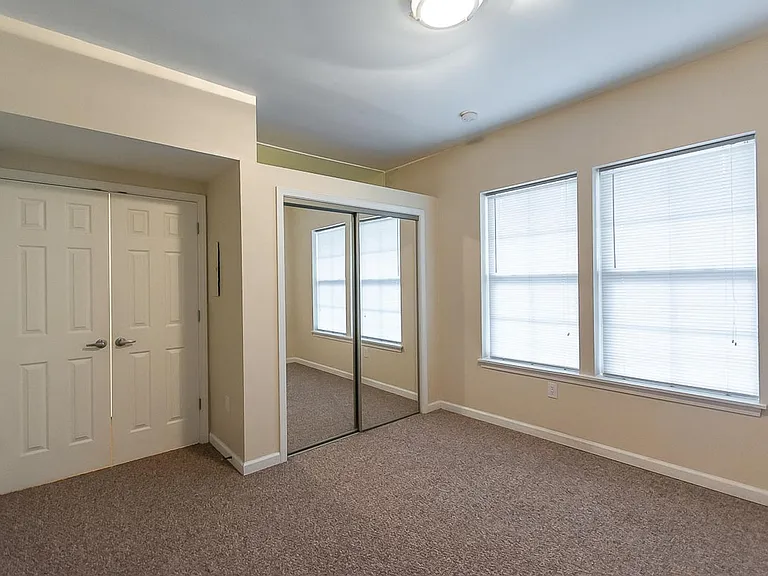 Morton Mansions Apartments — Photo 32