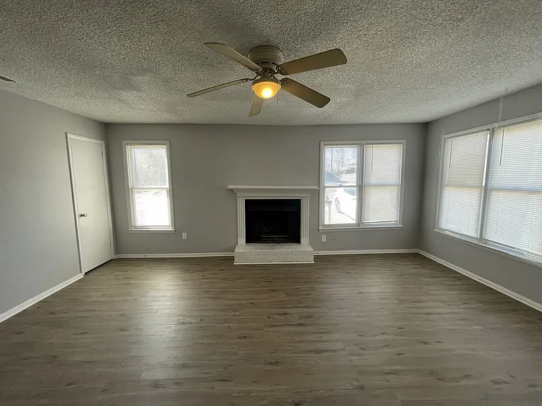 3929 Highridge Dr SW #D — Photo 10