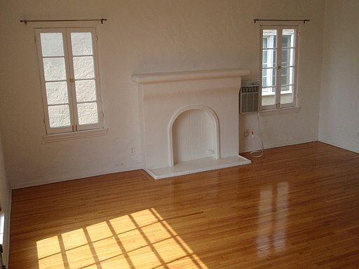 4th image of 350 1/2 N Stanley Ave