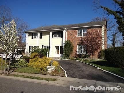 1st image of 14 Puritan Ln
